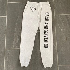 Cash and Maverick sweatpants size child large